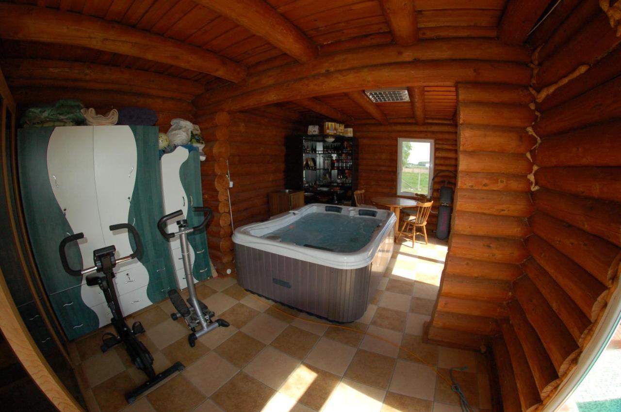Rönk-wellness panzió Mezőpeterd Acomodação com café da manhã Exterior foto