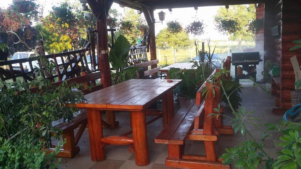 Rönk-wellness panzió Mezőpeterd Acomodação com café da manhã Exterior foto