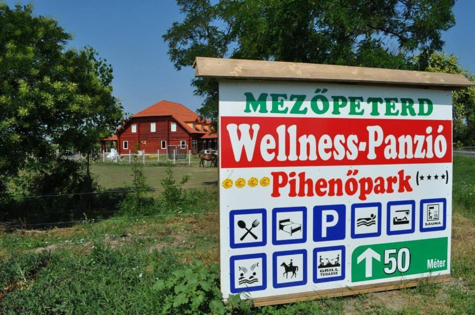 Rönk-wellness panzió Mezőpeterd Acomodação com café da manhã Exterior foto