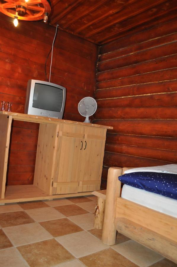 Rönk-wellness panzió Mezőpeterd Acomodação com café da manhã Exterior foto